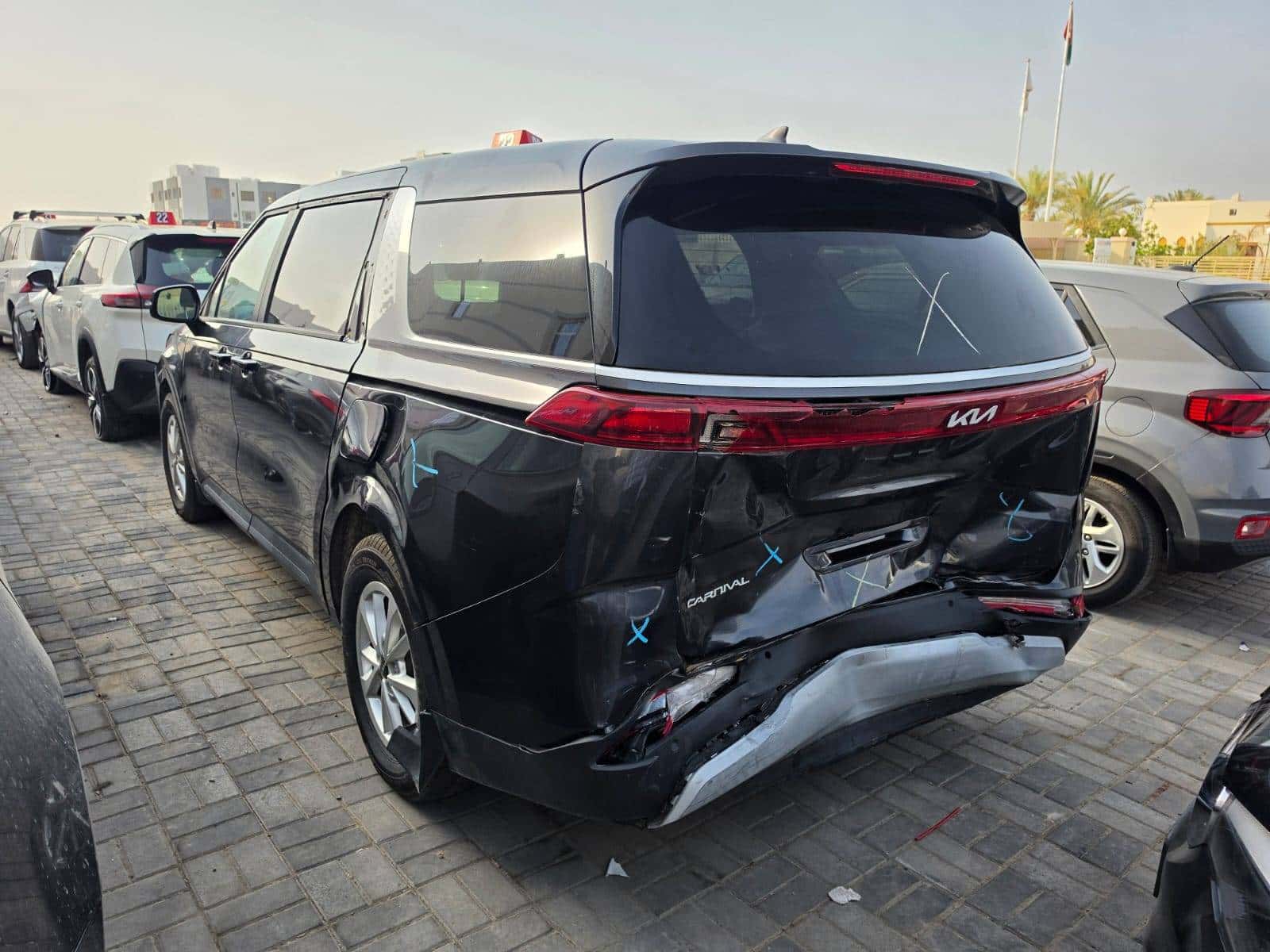 Kia CARNIVAL LX 2023 thumbnail 4