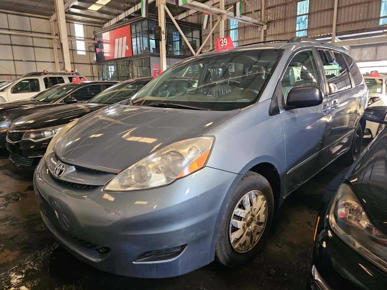 Toyota Sienna 2010 thumbnail 1