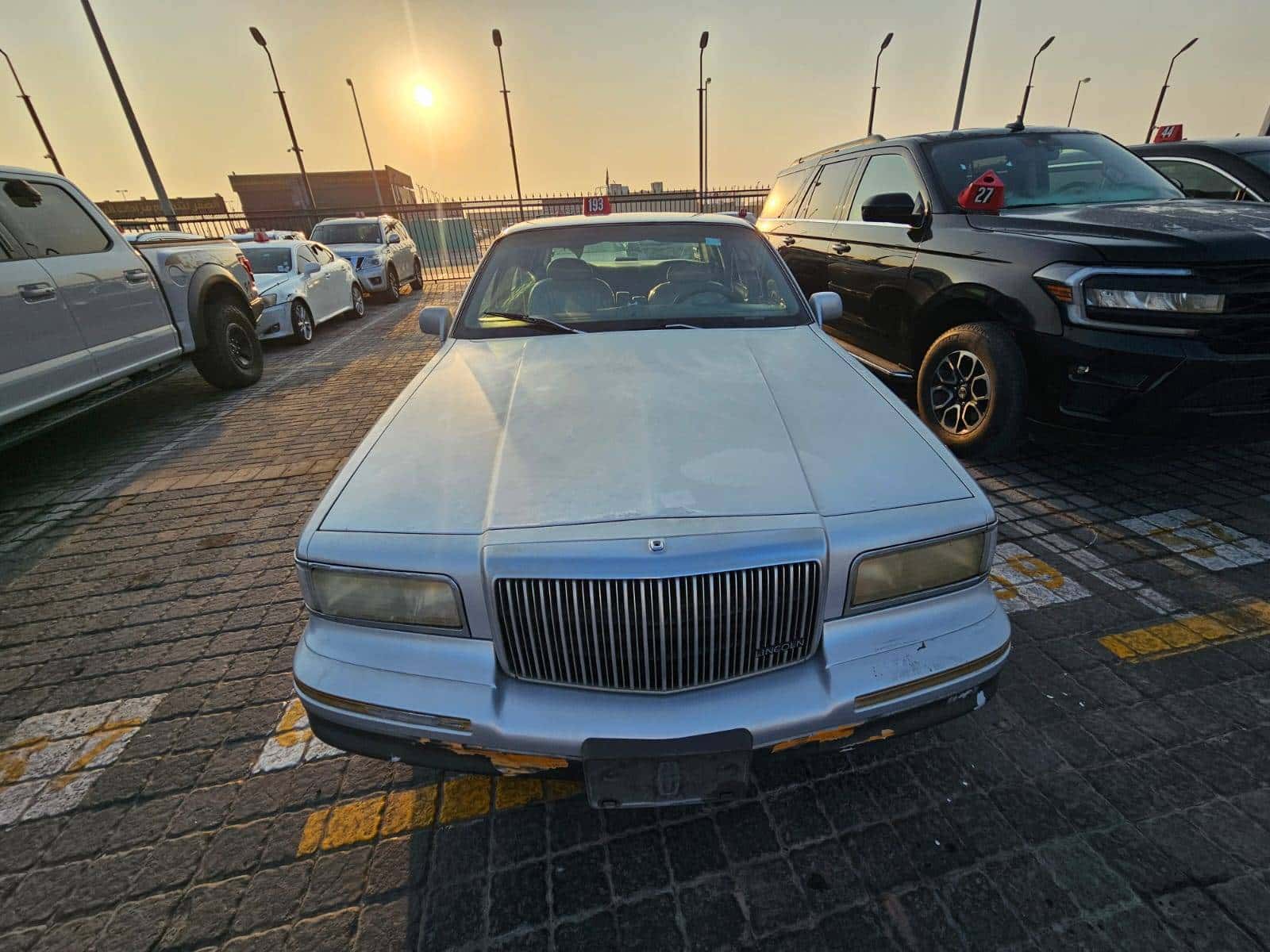 Lincoln TOWN 1995 thumbnail 3