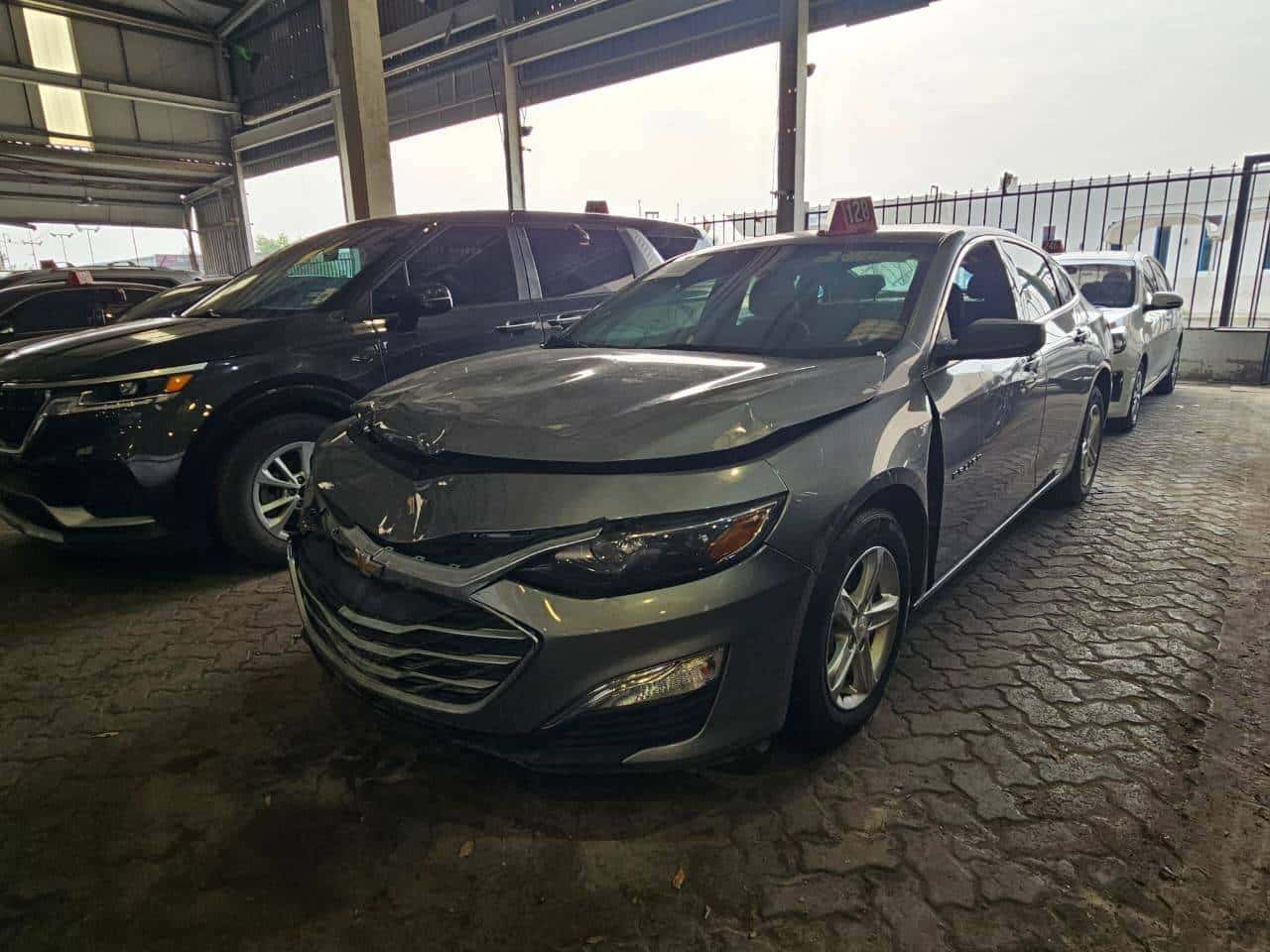 CHEVROLET Malibu 2023 thumbnail 3