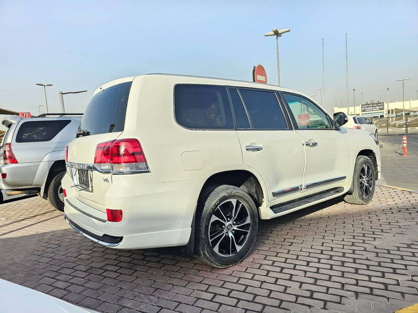 TOYOTA LAND CRUISER - Exterior