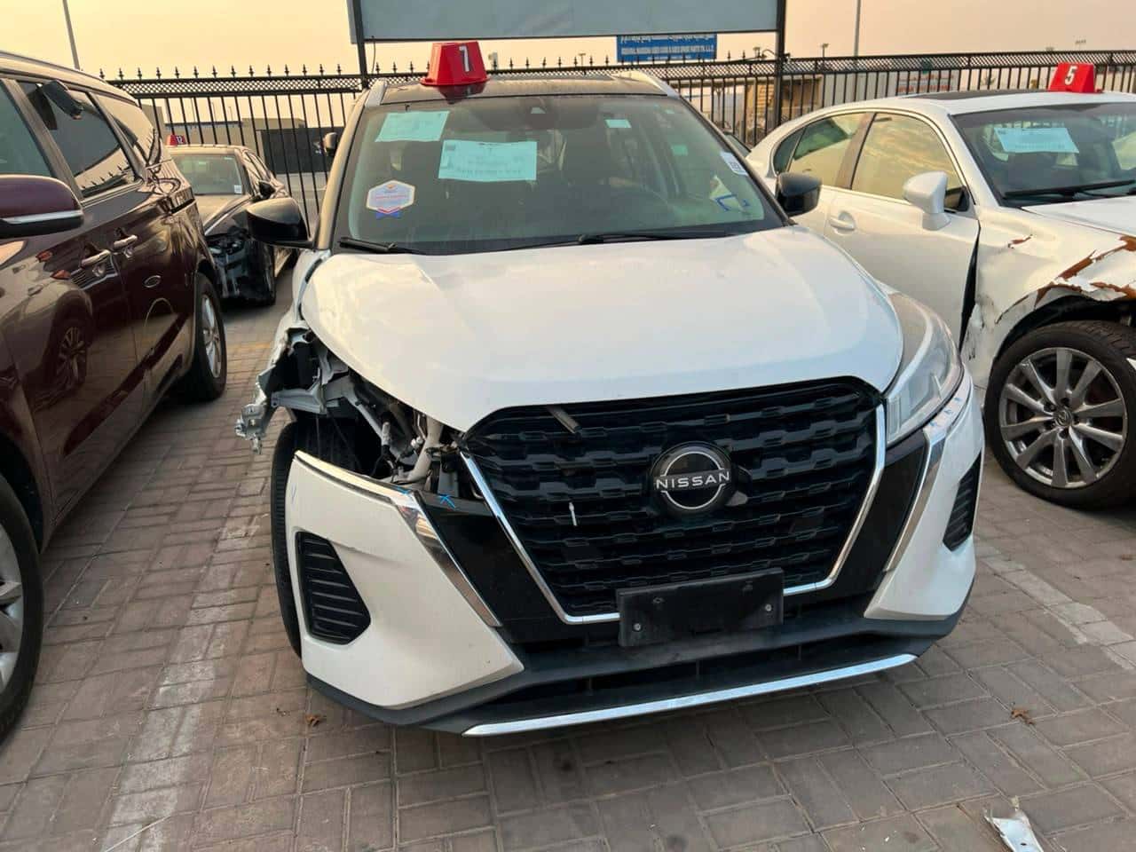 NISSAN KICKS 2023 thumbnail 5
