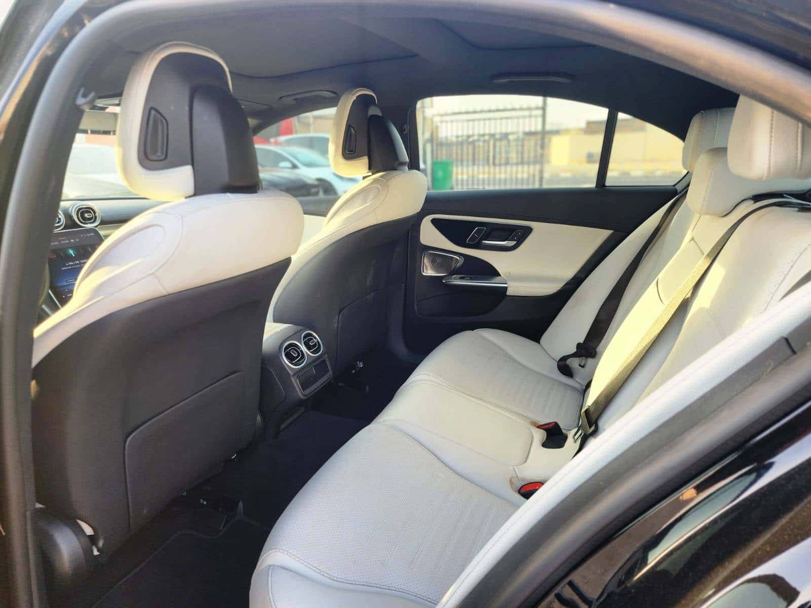 MERCEDES BENZ C300 2023 thumbnail 7