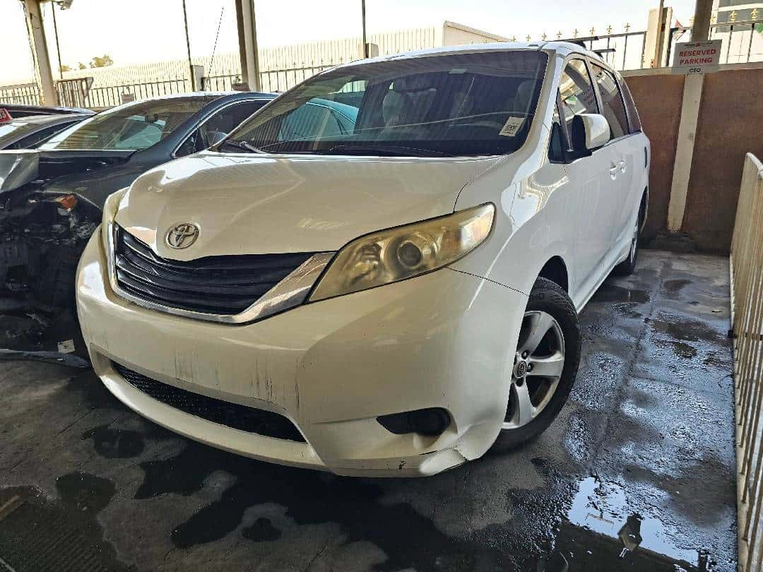 TOYOTA SIENNA 2012 thumbnail 1
