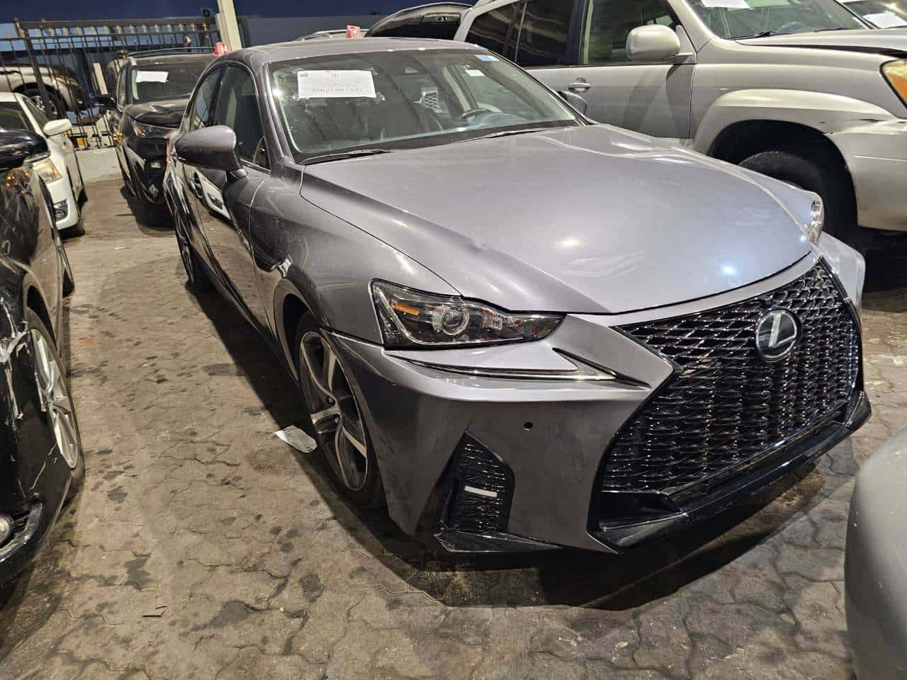 LEXUS IS 300 2018 thumbnail 3