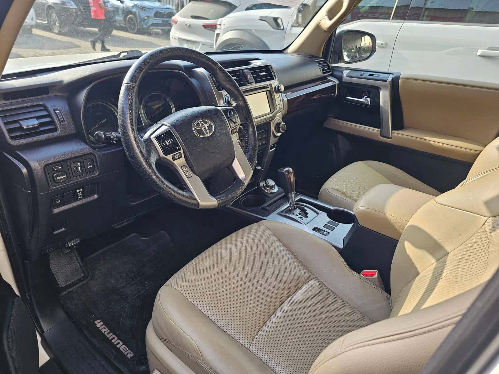 TOYOTA 4RUNNER SR5 - Exterior