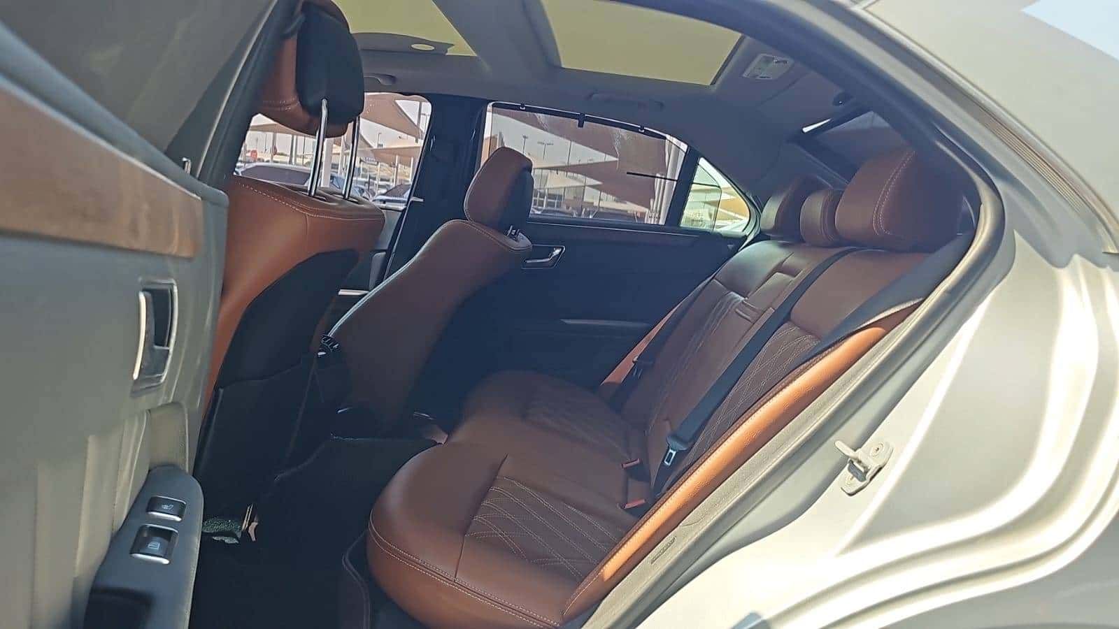 MERCEDES BENZ E-300 2011 thumbnail 6