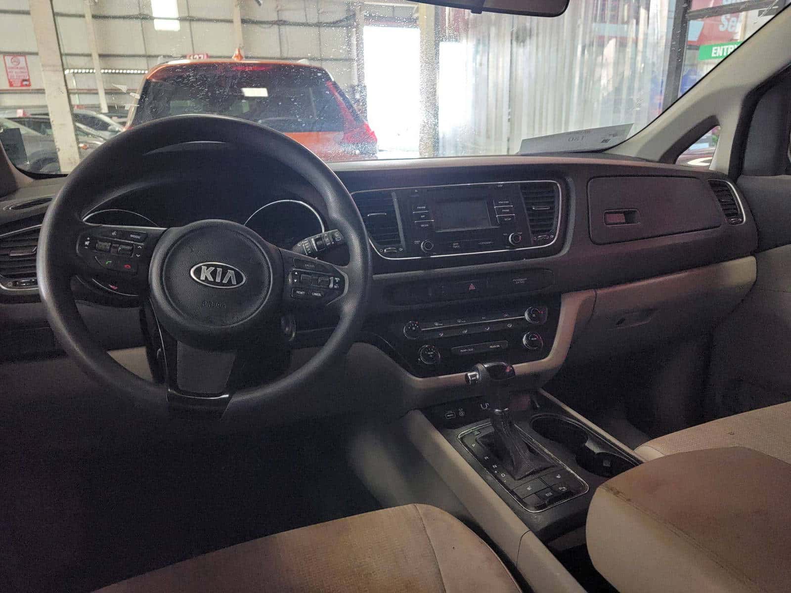 Kia Sedona 2016 thumbnail 7
