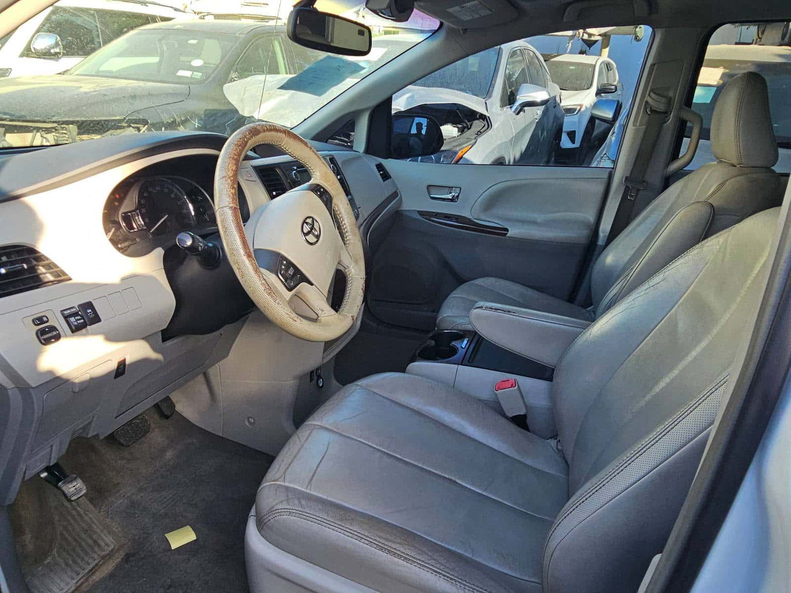 TOYOTA SIENNA 2013 thumbnail 5