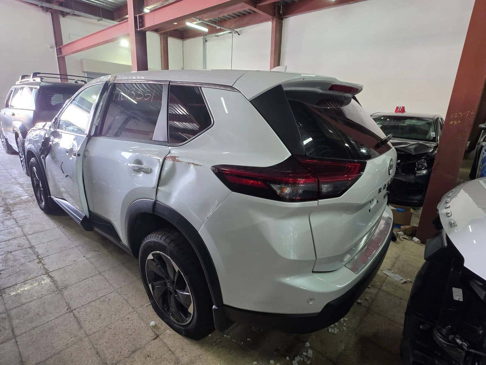 Nissan Rogue 2024 thumbnail 3