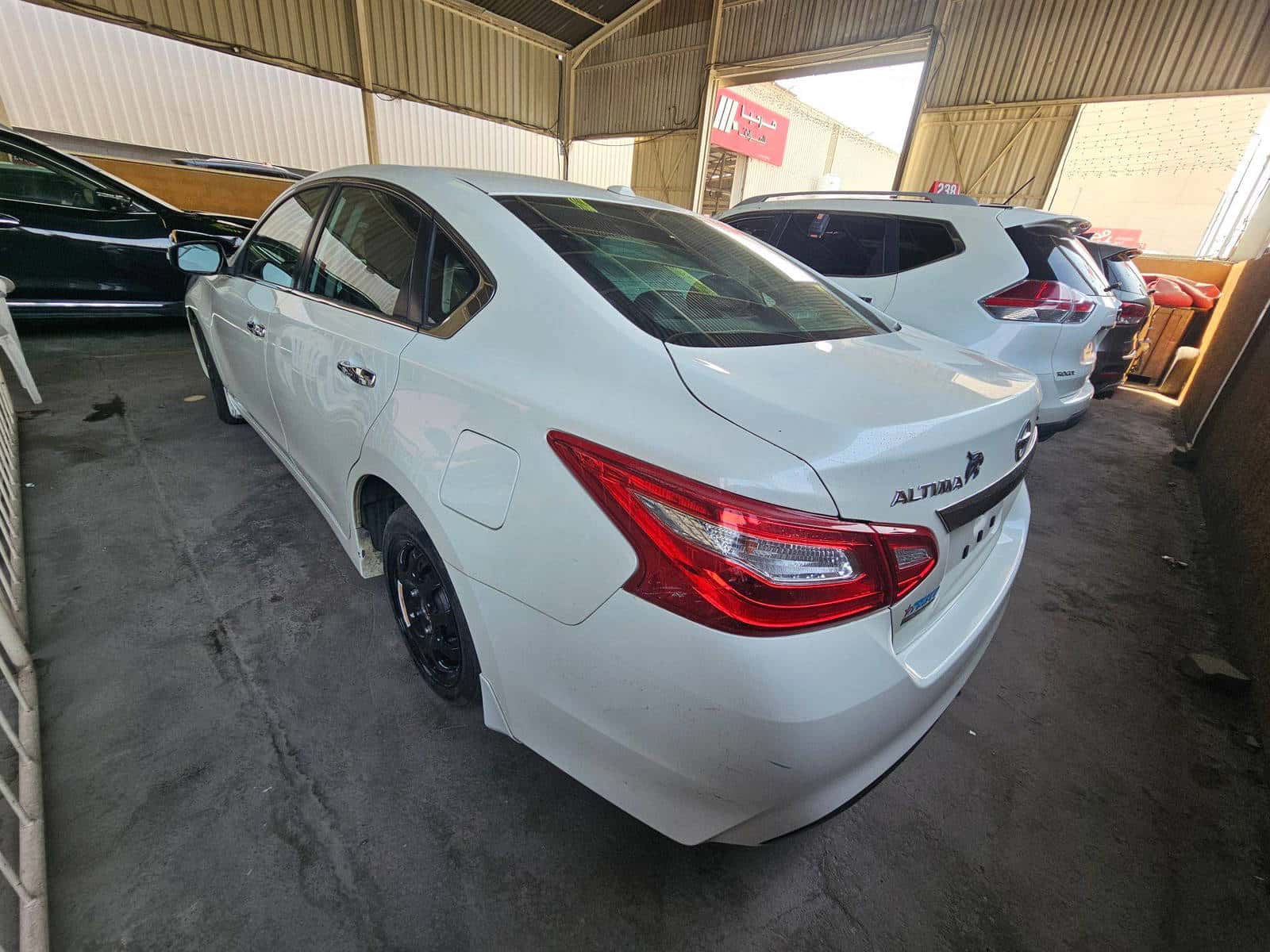 NISSAN ALTIMA - Exterior