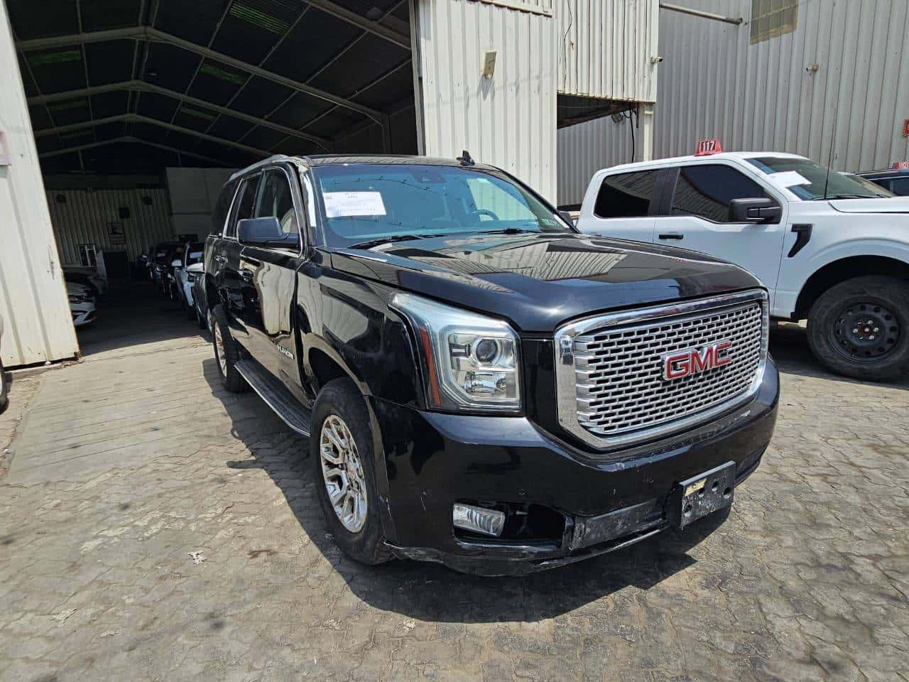 GMC Yukon 2019 thumbnail 2