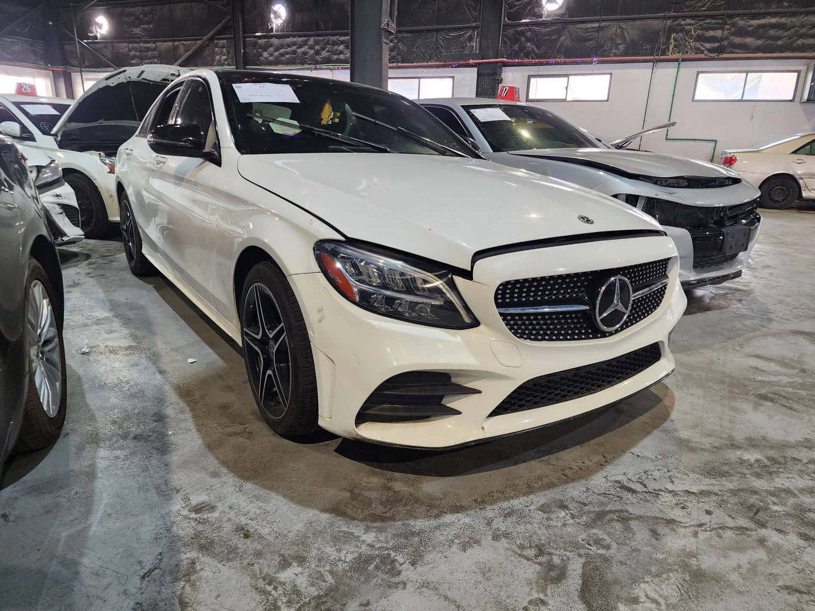MERCEDES BENZ C300 - Exterior