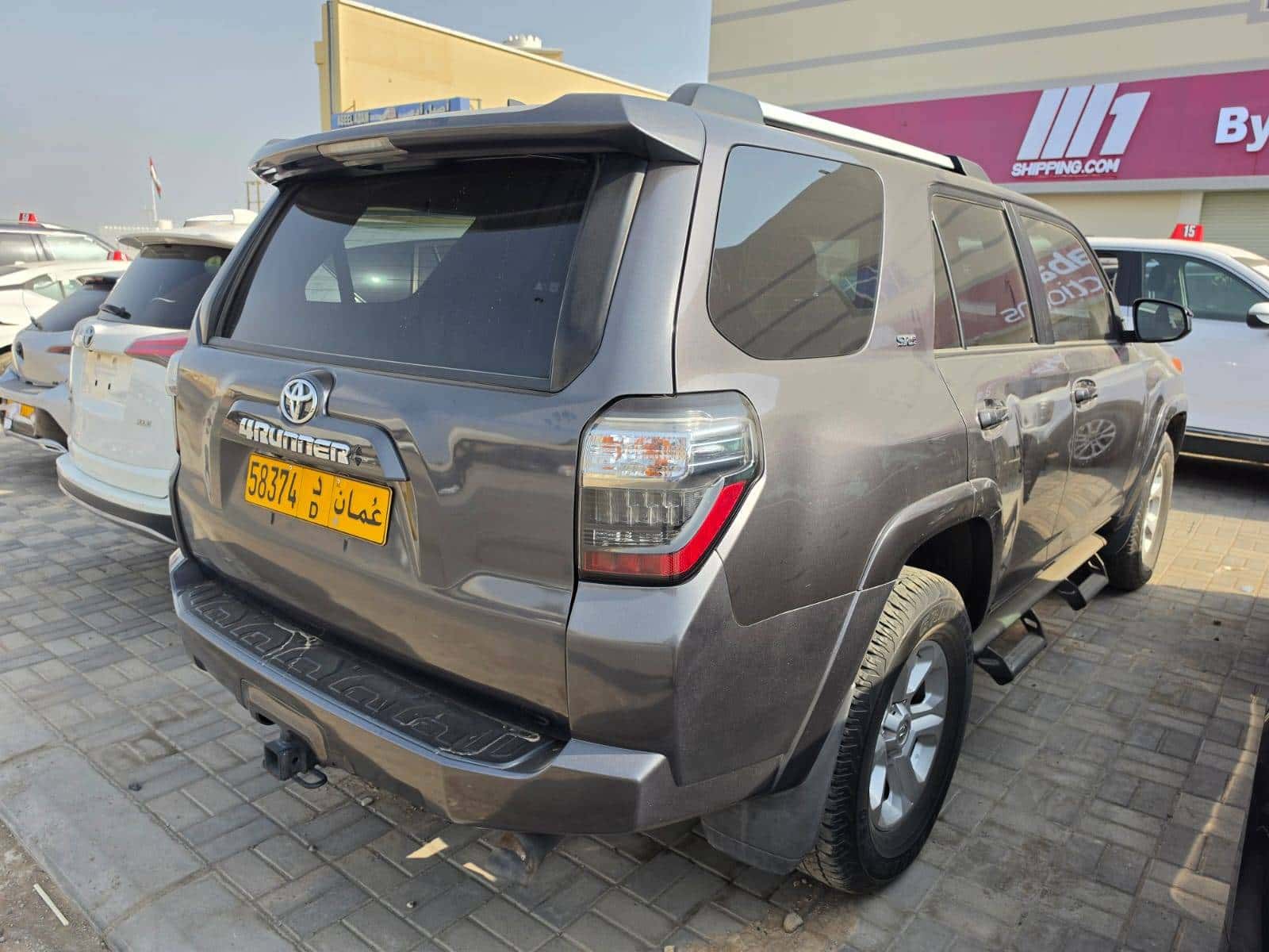 Toyota 4RUNNER SR5 2022 thumbnail 5
