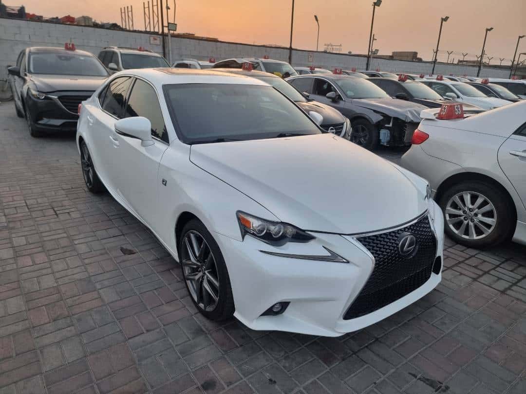 LEXUS IS 200T 2016 thumbnail 2
