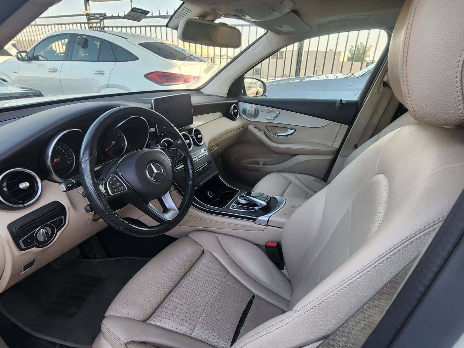 MERCEDES BENZ GLC 350E 2019 thumbnail 4
