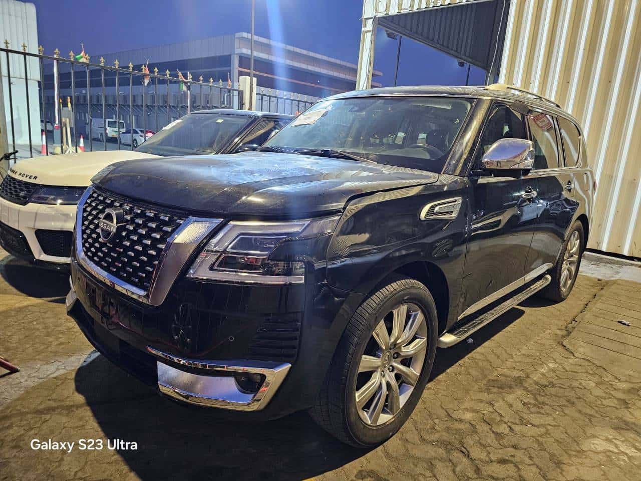 INFINITI QX80 - Exterior