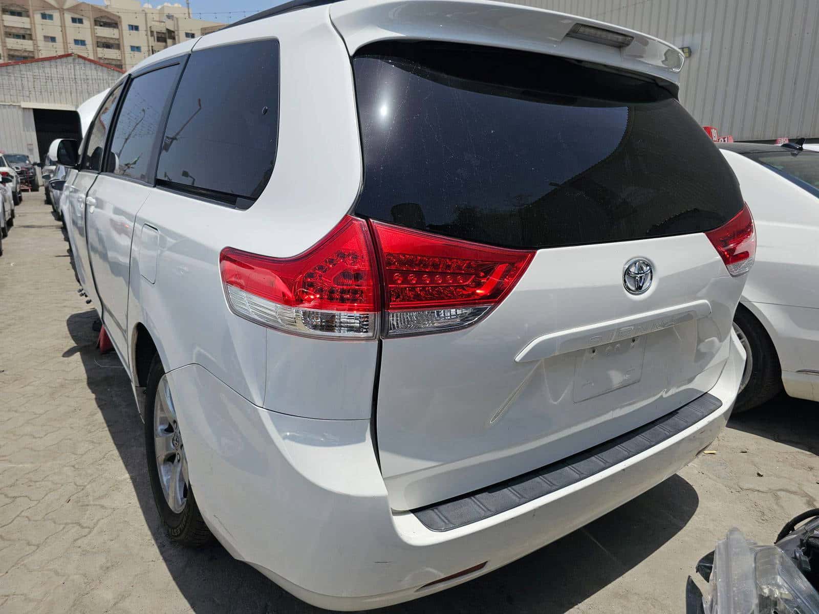 TOYOTA SIENNA 2012 thumbnail 2