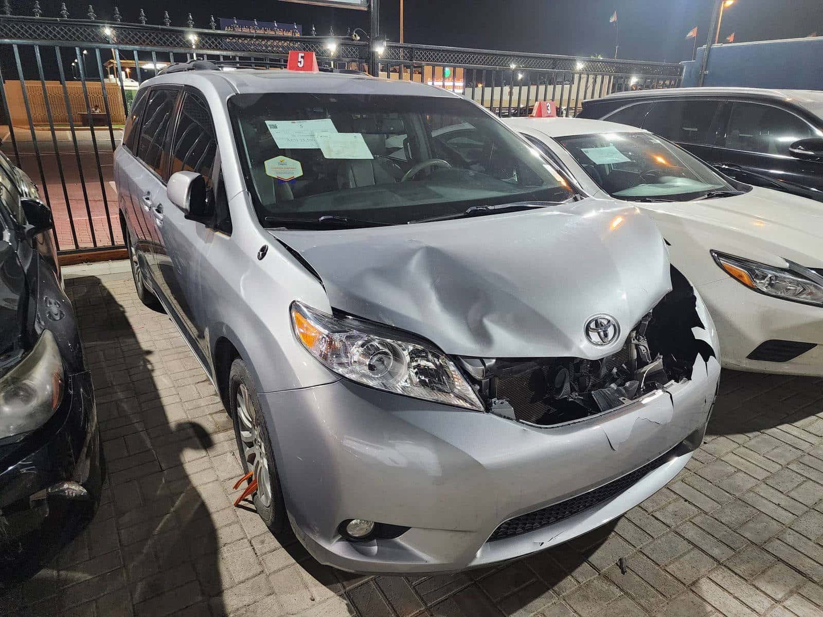 TOYOTA SIENNA 2014 thumbnail 2