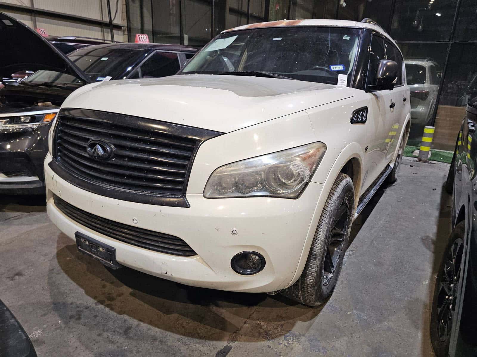INFINITI QX80 2014 thumbnail 3