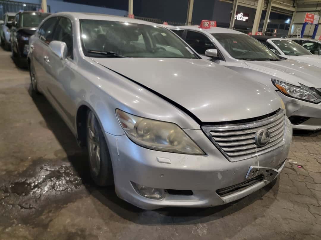 LEXUS LS 460 - Exterior