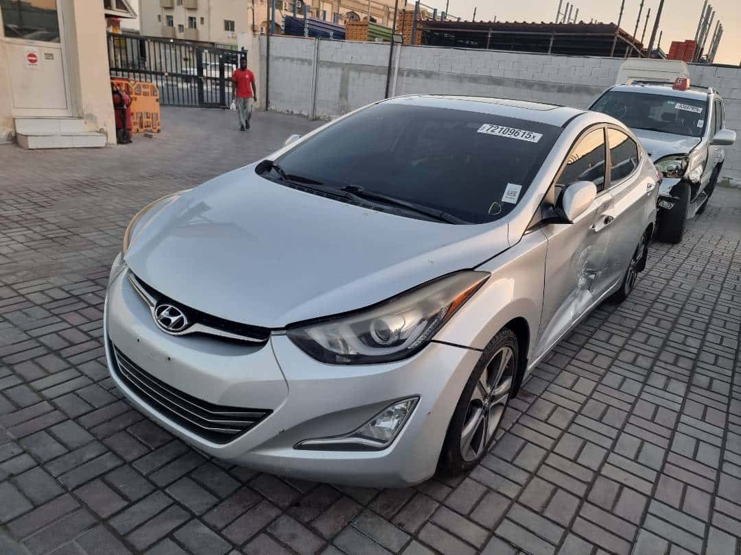 Hyundai Elantra 2015 thumbnail 3