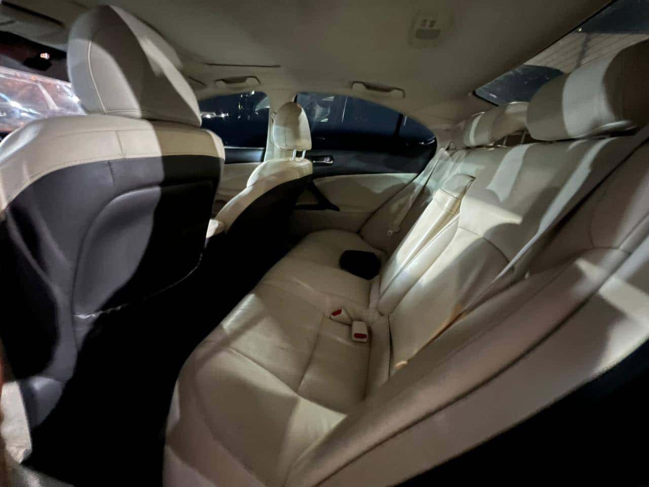 Lexus IS 250 2012 thumbnail 2