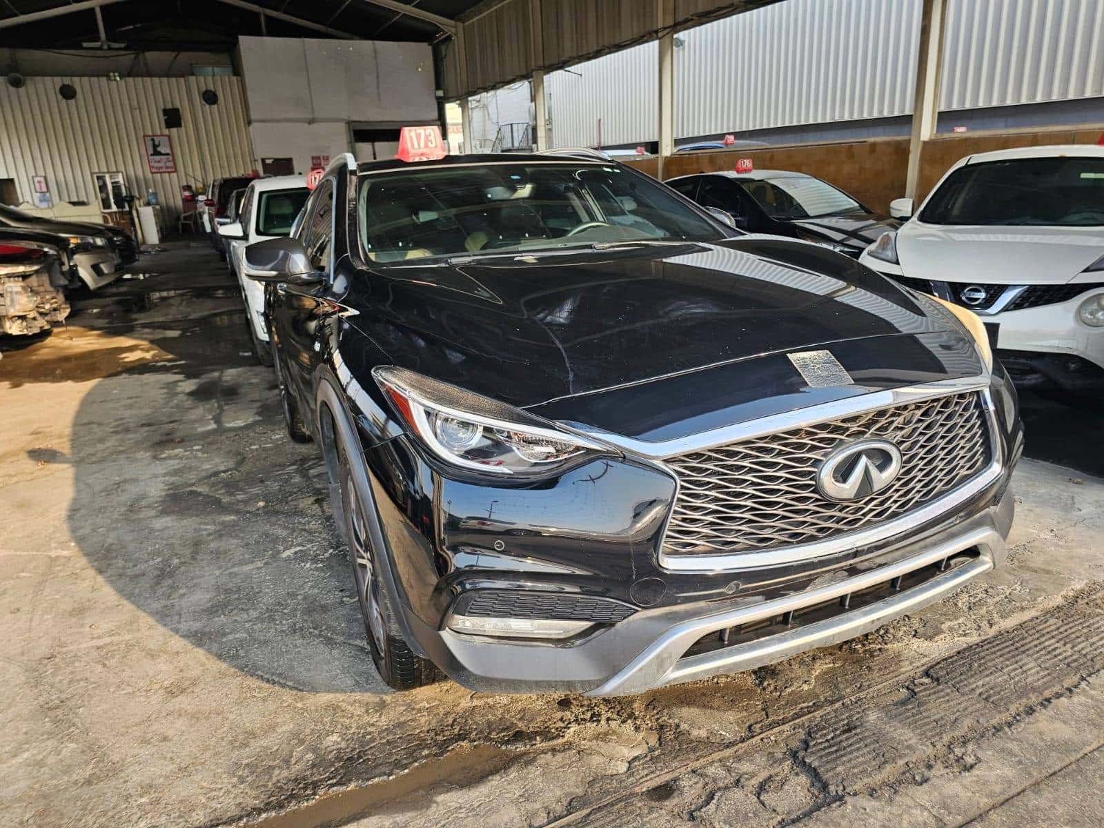 INFINITI QX30 2017 thumbnail 6