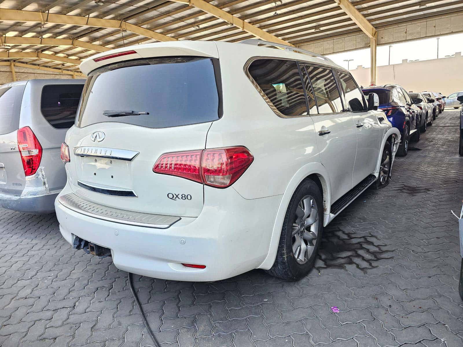 INFINITI QX80 - Exterior