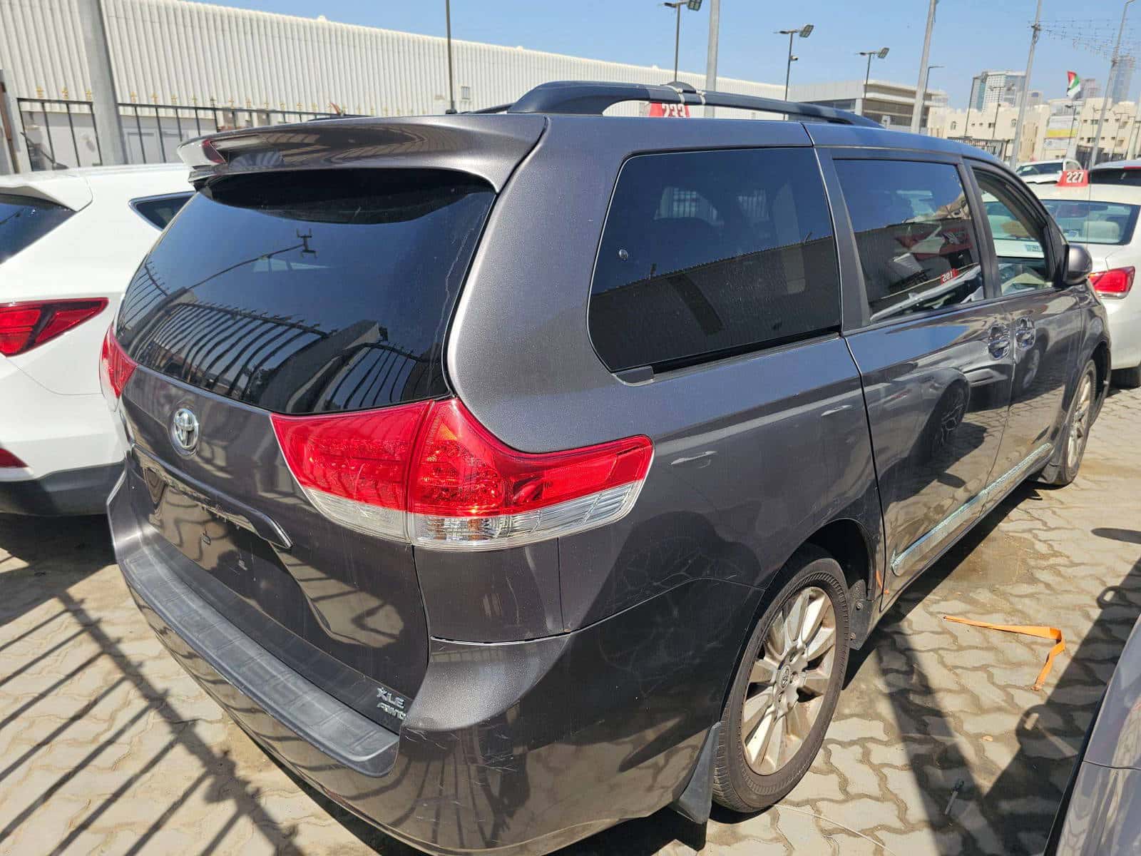TOYOTA SIENNA 2012 thumbnail 4