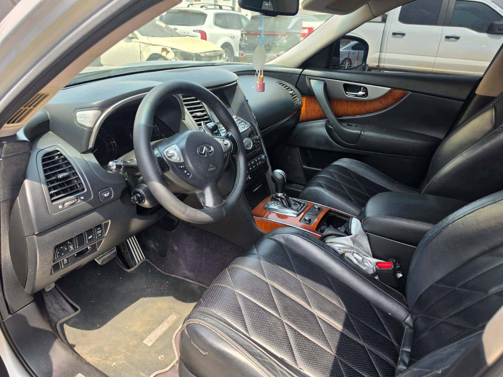 INFINITI QX70 2014 thumbnail 6