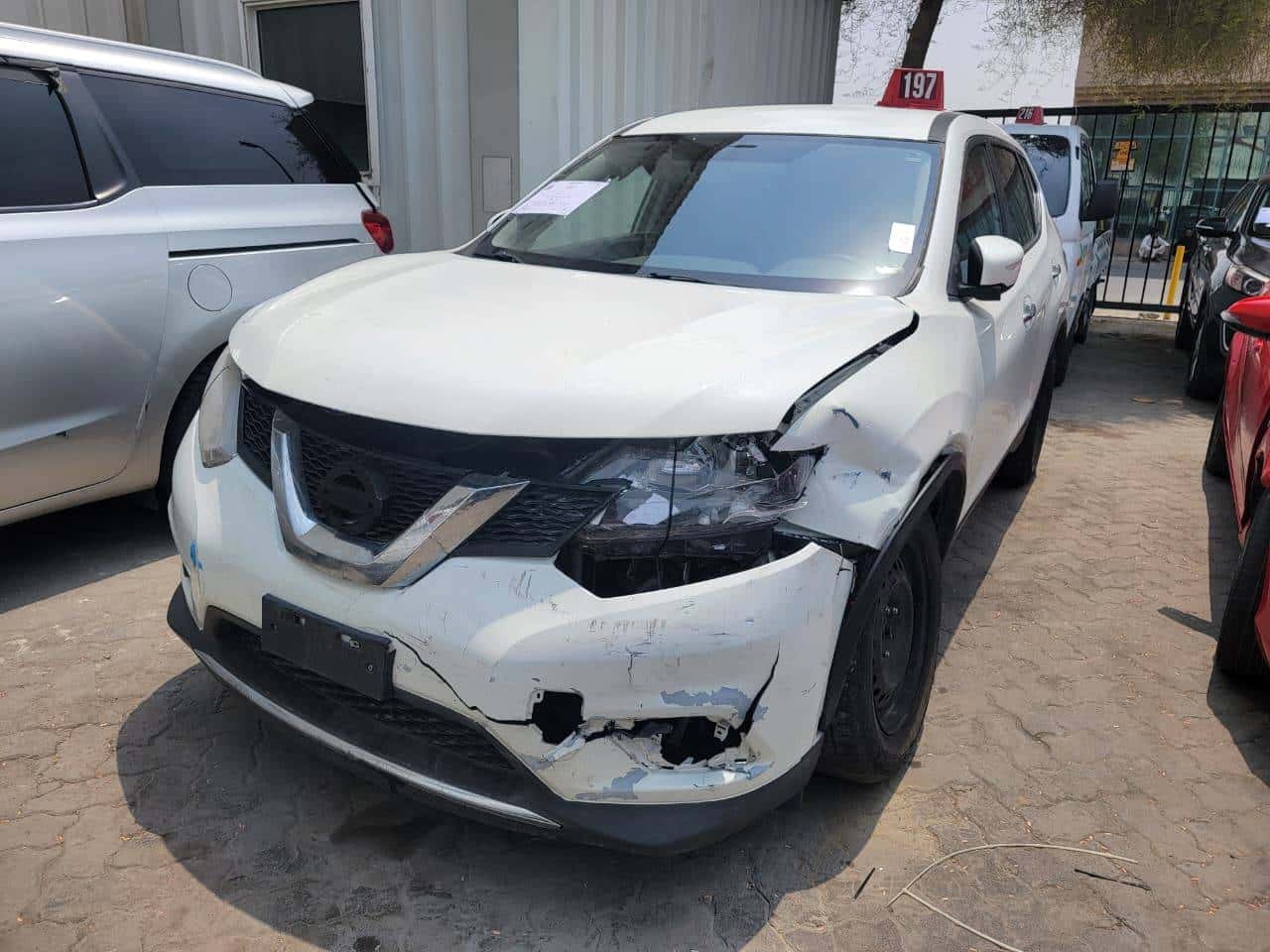 Nissan Rogue 2015 thumbnail 2