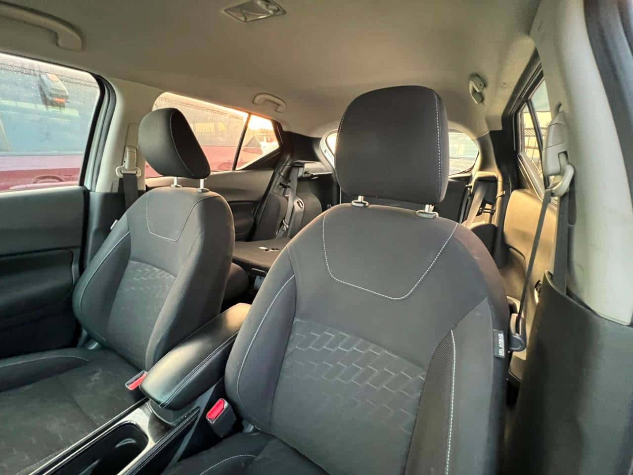 NISSAN KICKS 2023 thumbnail 2