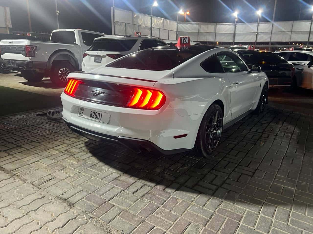 Ford Mustang 2021 thumbnail 2