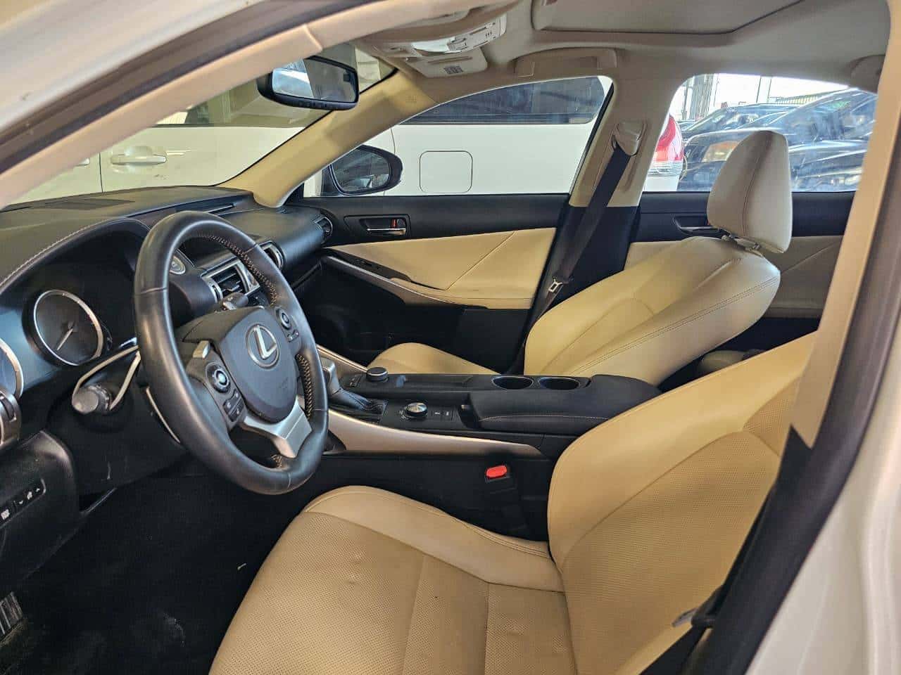 Lexus IS 250 2015 thumbnail 7