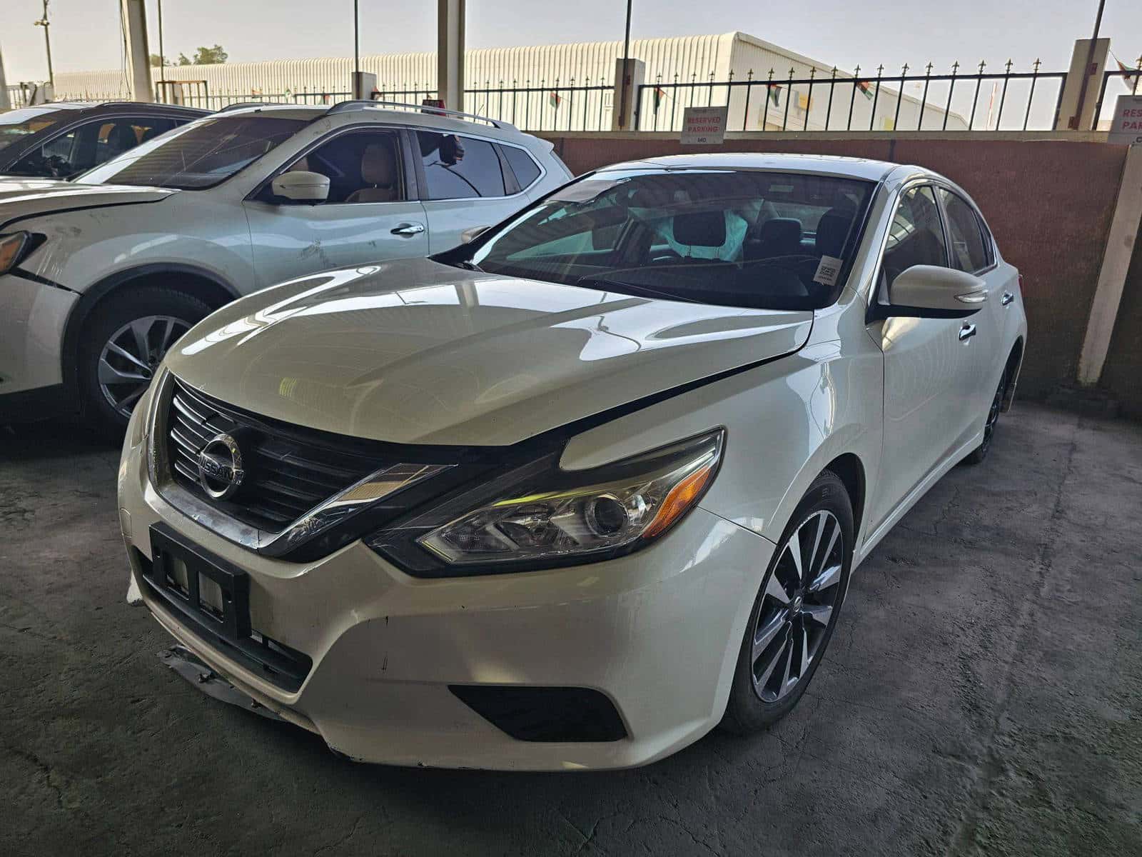 NISSAN ALTIMA - Exterior