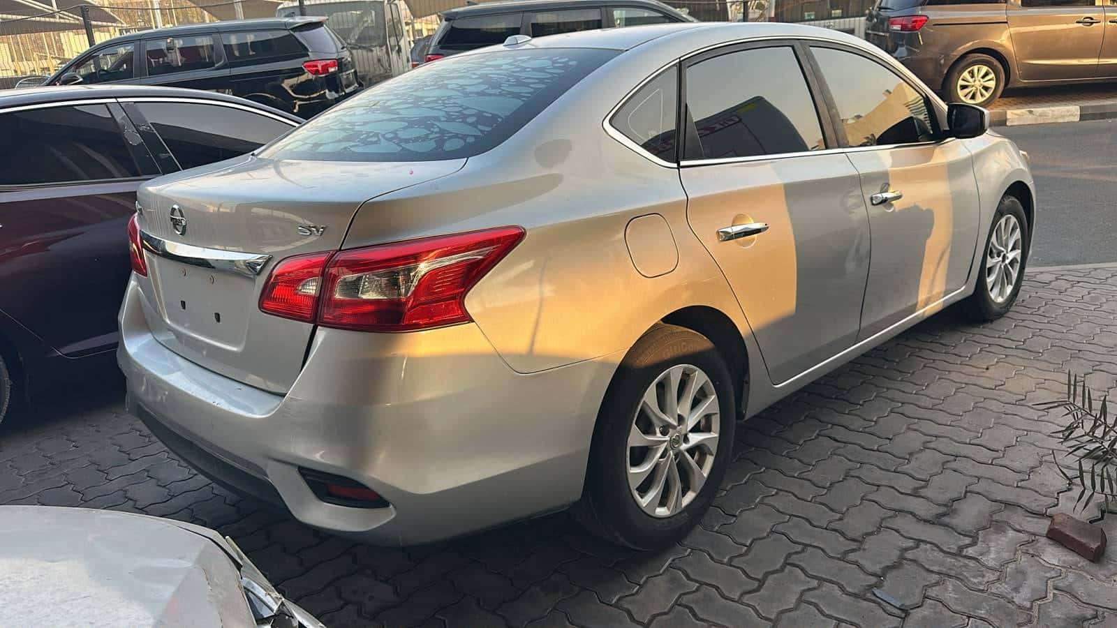 Nissan Sentra 2019 thumbnail 3