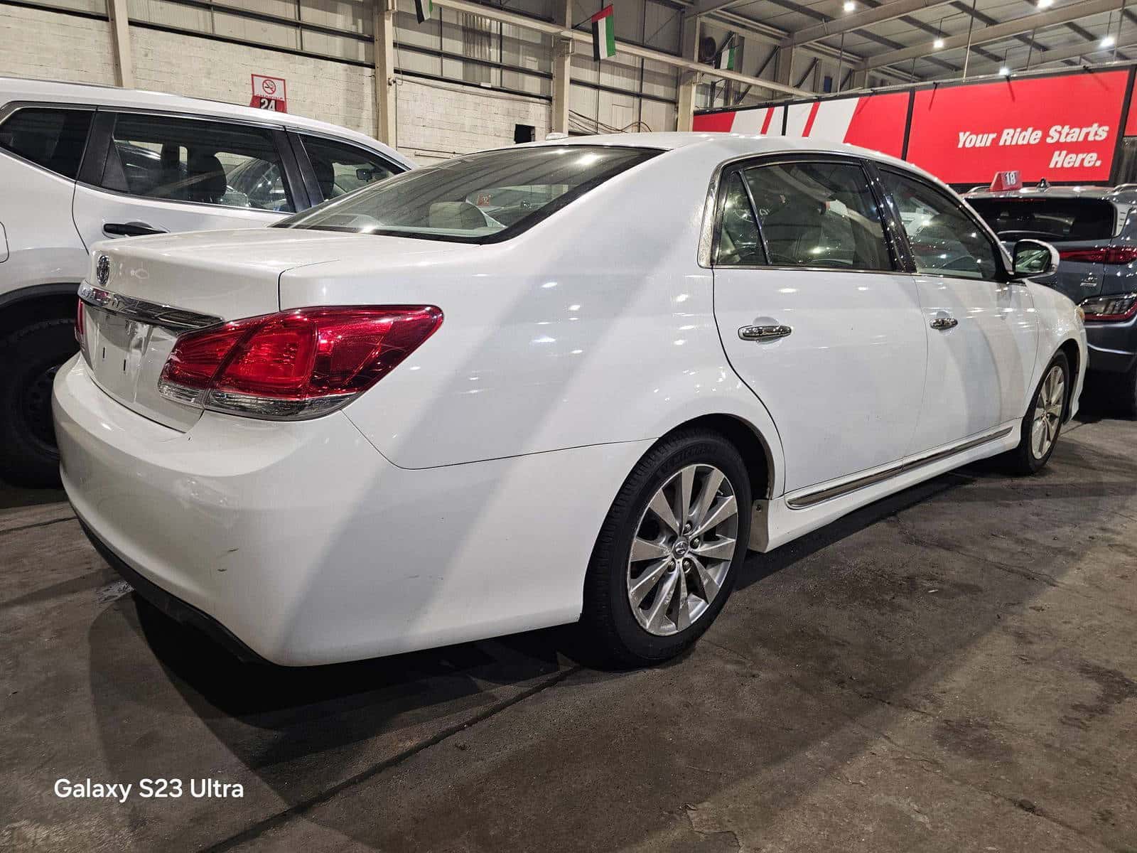 TOYOTA AVALON - Exterior