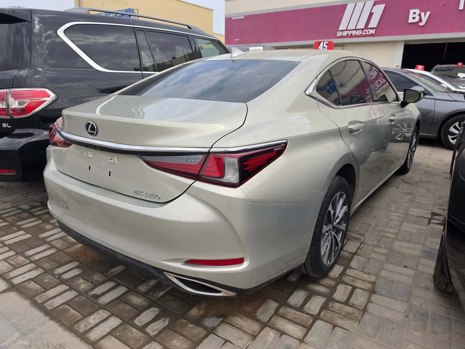 Lexus ES 350 2022 thumbnail 1