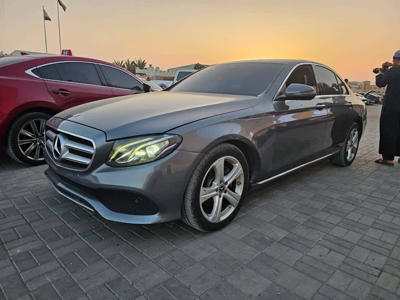 MERCEDES BENZ E 200 2018 thumbnail 3