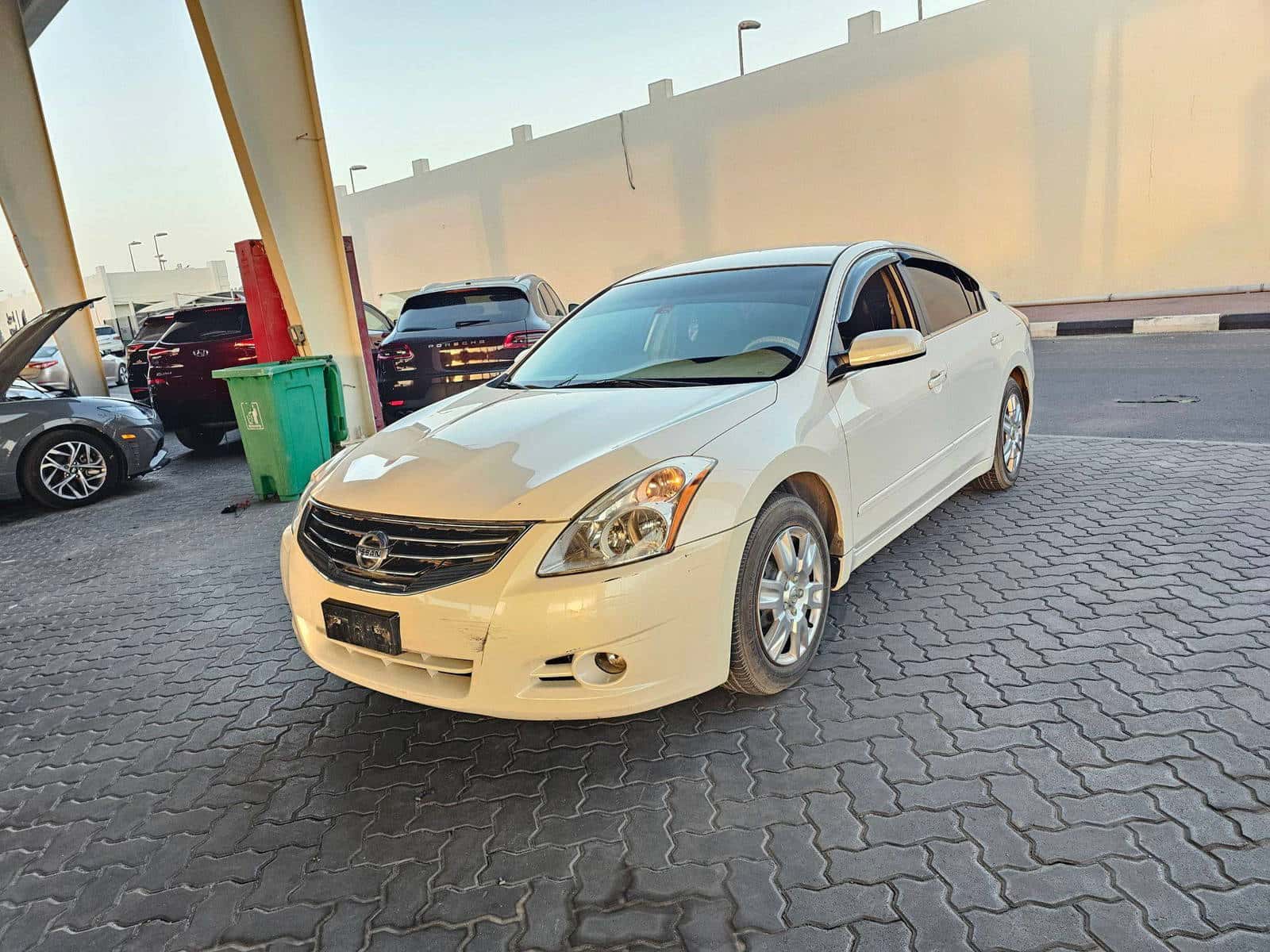 NISSAN ALTIMA - Exterior