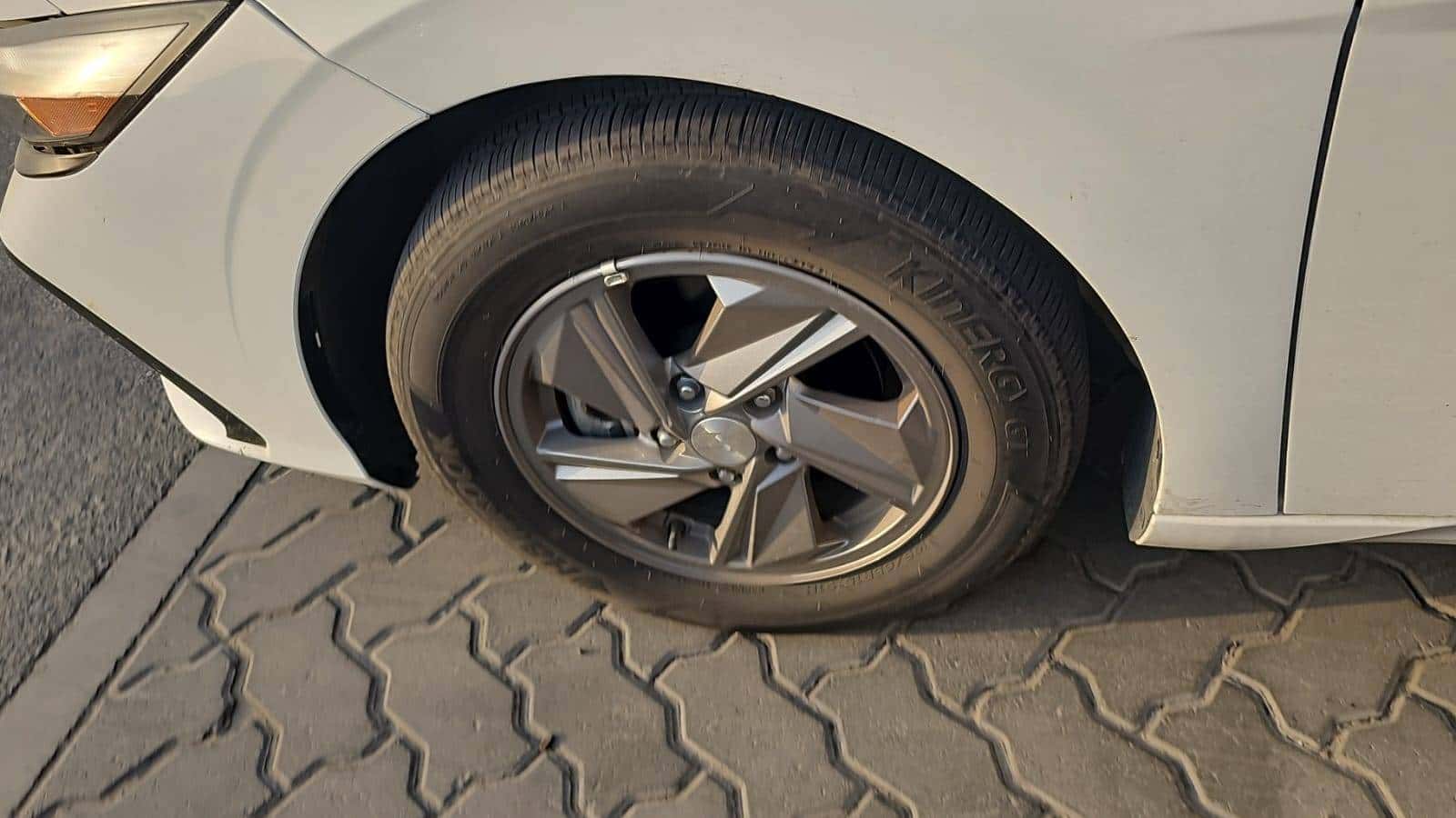 HYUNDAI ELANTRA 2025 thumbnail 3