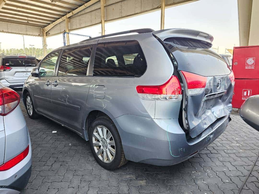 TOYOTA SIENNA - Exterior