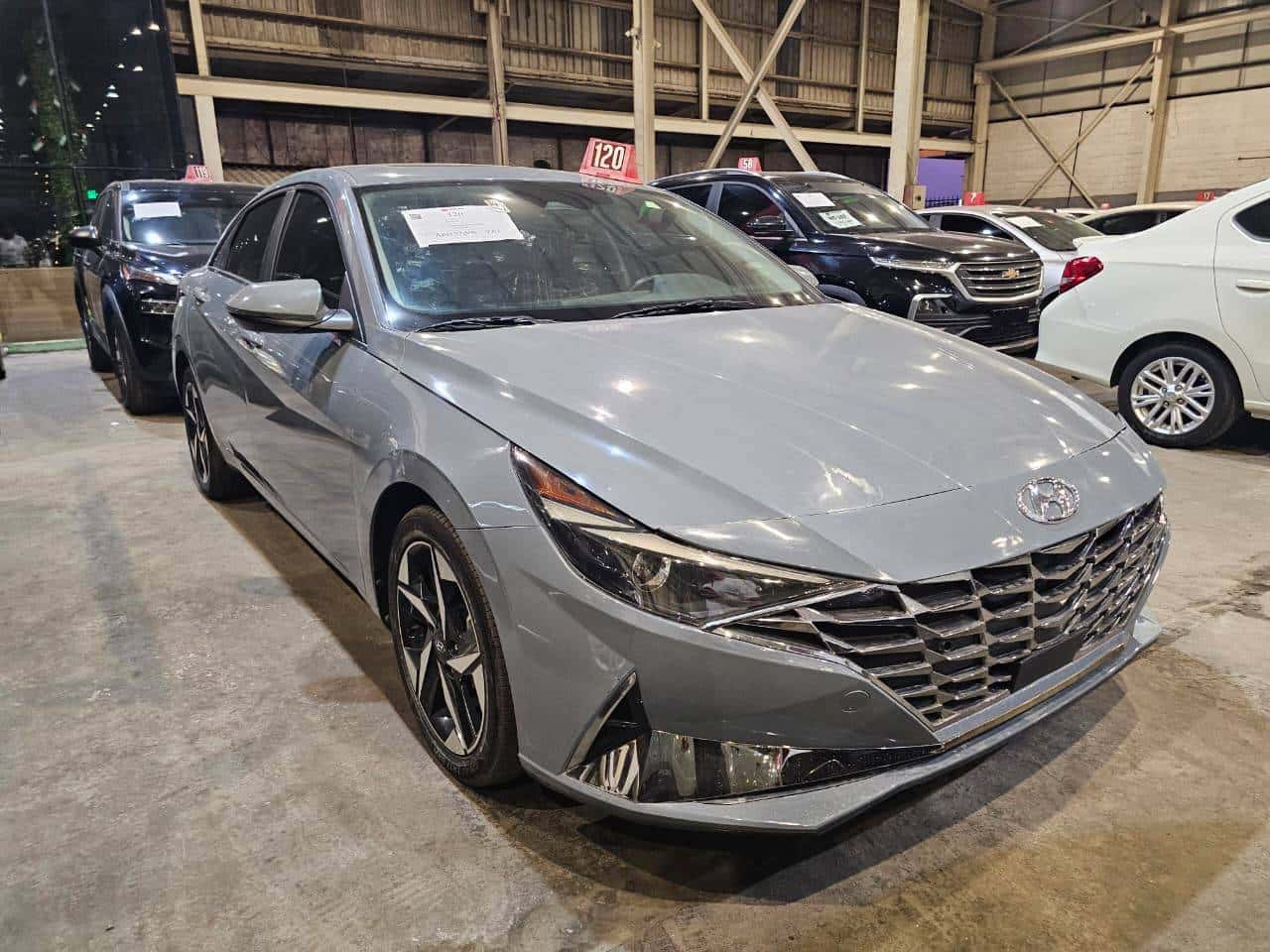 Hyundai Elantra 2023 thumbnail 4