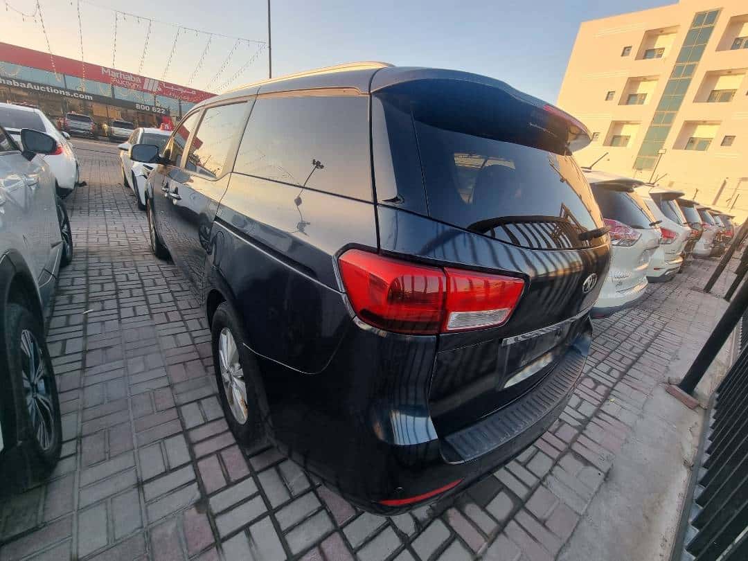 KIA SEDONA 2017 thumbnail 4