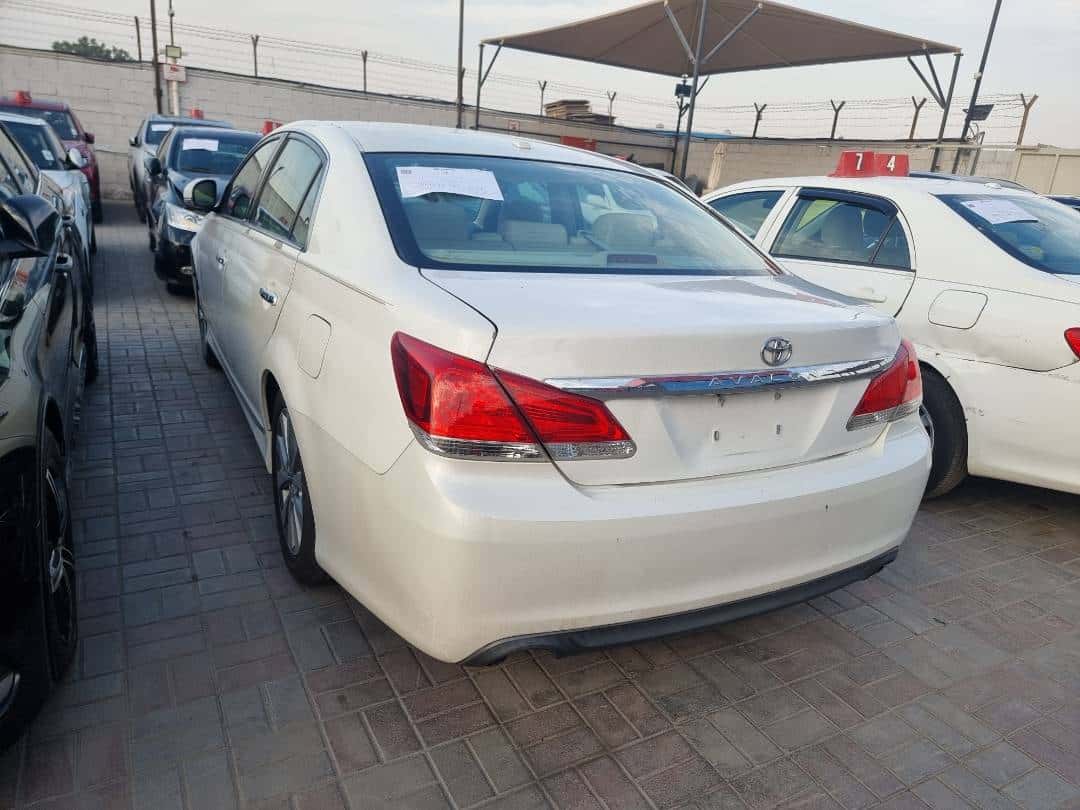 Toyota Avalon 2011 thumbnail 3