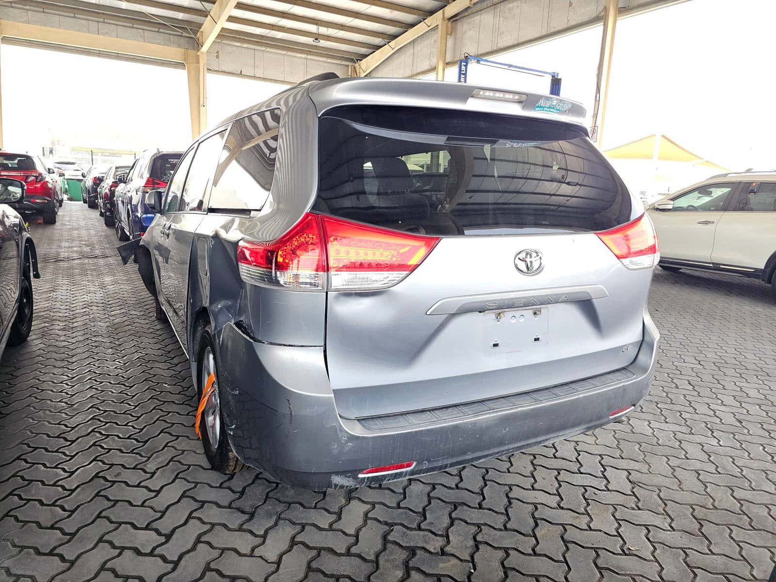 TOYOTA SIENNA 2012 thumbnail 2