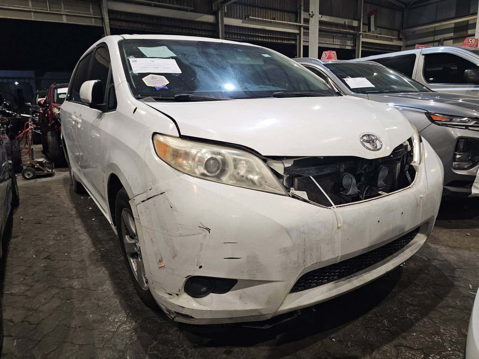 TOYOTA SIENNA 2011 thumbnail 2
