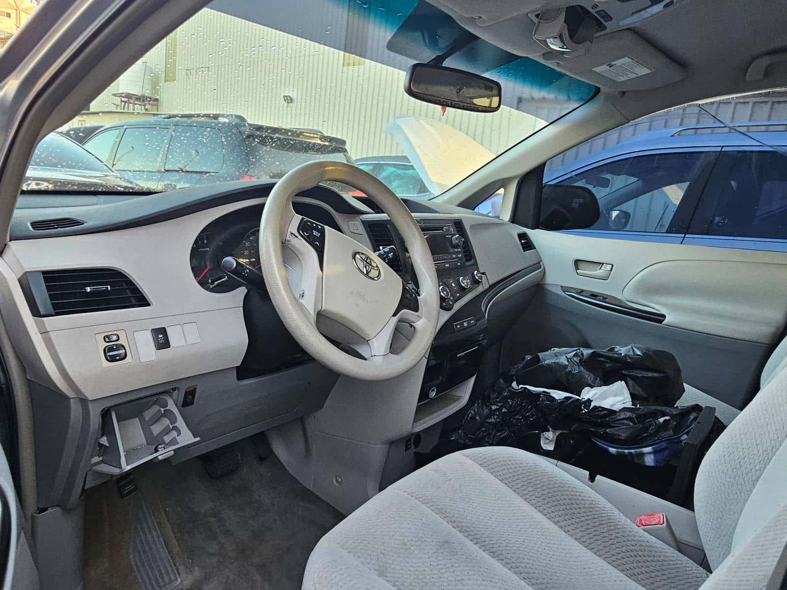TOYOTA SIENNA - Exterior