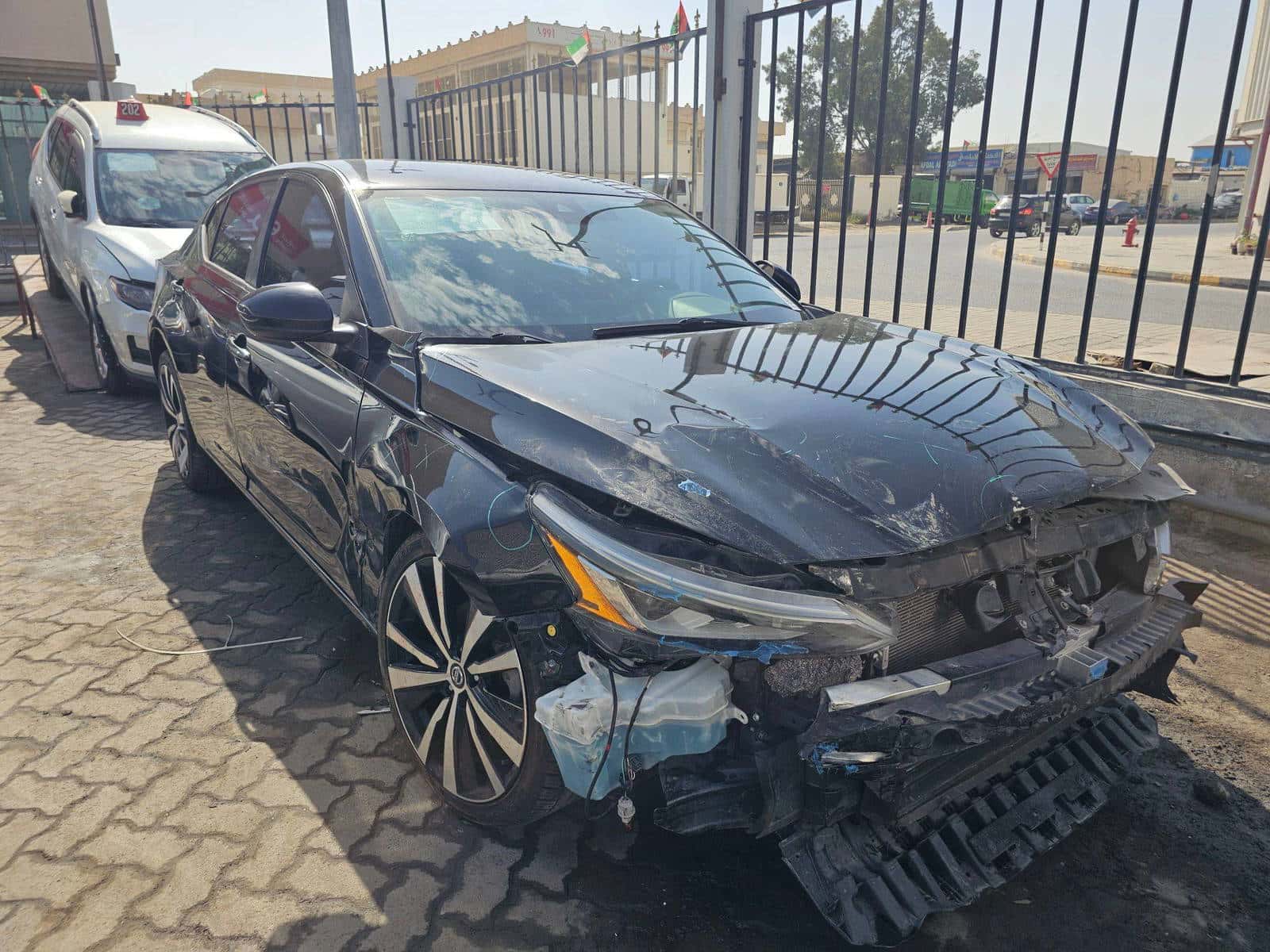 NISSAN ALTIMA - Exterior